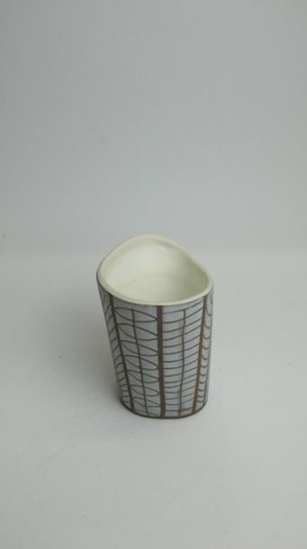 null CAPRON Roger (1922-2006) - VALLAURIS
Asymmetrical glazed ceramic vase with stylized...