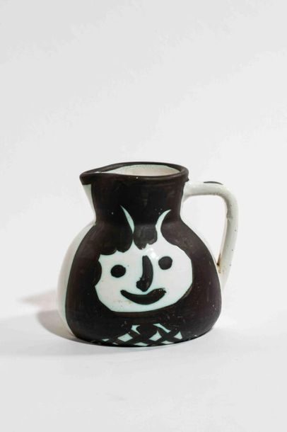 null PICASSO Pablo (1881-1973) (after) & ATELIER MADOURA
" TÊTEES " Ceramic
pitcher...