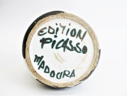 null PICASSO Pablo (1881-1973) (d'après) & ATELIER MADOURA
" Têtes "
Pichet en céramique...