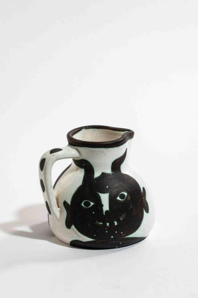 null PICASSO Pablo (1881-1973) (after) & ATELIER MADOURA
" TÊTEES " Ceramic
pitcher...
