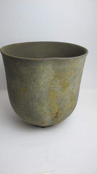 null MAROGER Daphne (b. 1962)
Ignis III
Important stoneware bell vase with recessed...