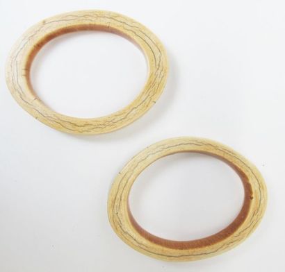 null LOBI - BURKINA FASO
Pair of bracelets in Ivory Ivory
with beautiful blond patina...