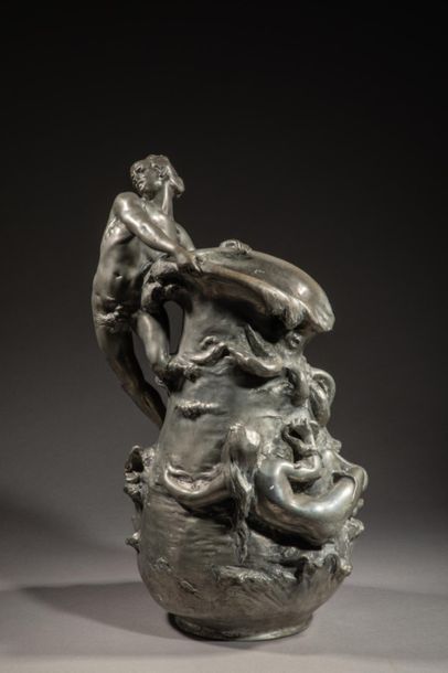 null Alfred Jean FORETAY (1861-1944) - Paris. 
Vase en étain "la pieuvre", figurant...