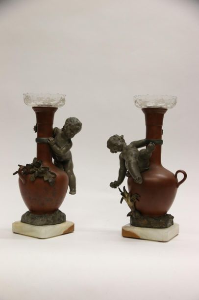 null Hippolyte MOREAU (1832-1927)
Deux vases en régule à l'imitation de la terre...