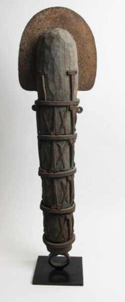 null IGBO NIGERIA
Ritual altar "OFO", 
Body without limbs, encircled in a mesh and...