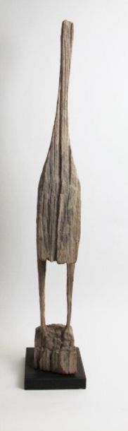 null SAKALAVE - MADAGASCAR
Statue funéraire à l'effigie d'un oiseau (ibis?), patine...