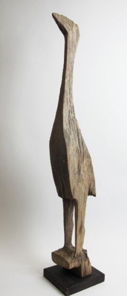 null SAKALAVE - MADAGASCAR
Statue funéraire à l'effigie d'un oiseau (ibis?), patine...