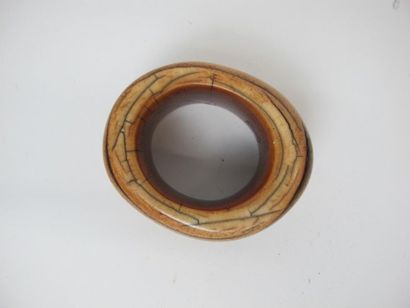 null IGBO - NIGERIA
Ivory with brown-red patina,circa 1920/30
Diameter: 10,5cm
Thickness:...