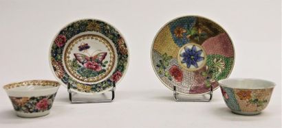 null CHINE Période Yongzheng (1725-1735) 
Deux sorbets et leur sous tasses en porcelaine...