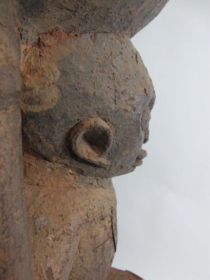 null YOROUBA - NIGERIA
Importante statue autel, gardienne du temple de SHANGO, orisha...