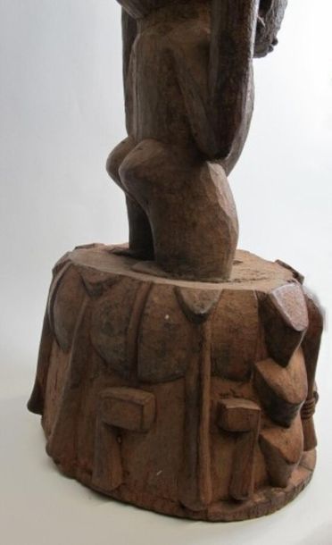 null YOROUBA - NIGERIA
Importante statue autel, gardienne du temple de SHANGO, orisha...