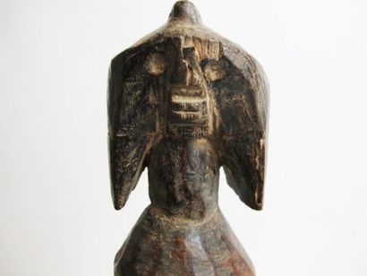 null MUMUYE - NIGERIA
Beautiful and very old statue with large ears without holes....