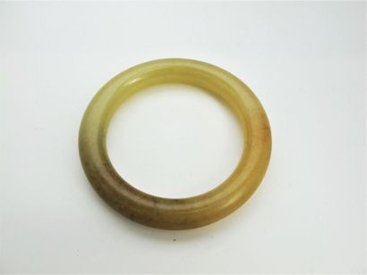 null CHINE
Bracelet jonc en jade-néphrite beige et marron.
D. 6,3 cm
Poids: 76 g