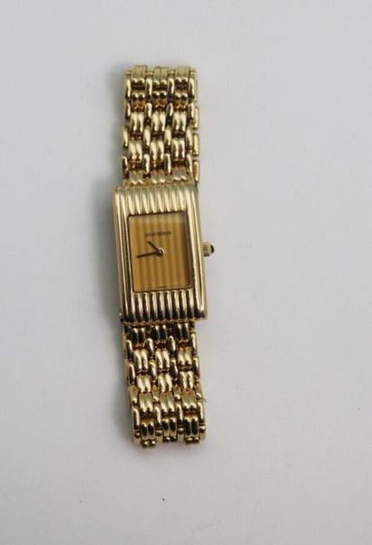 null BOUCHERON 
Montre bracelet de dame en or jaune 750 °/°° modèle " Reflet ". Mouvement...