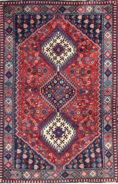 null Yalameh (Iran) circa 1980
Wool velvet on cotton 
foundations Brick red field...