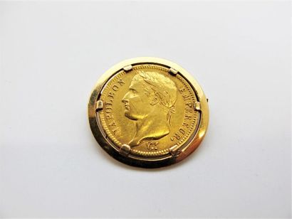 null FRANCE
Napoleon 40 Francs Gold, year 1815 mounted as a brooch.
Weight: 12,80...