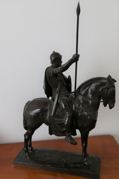 null Emmanuel FREMIET (1824-1910) Roman
horseman. 
Brown patinated bronze group,...