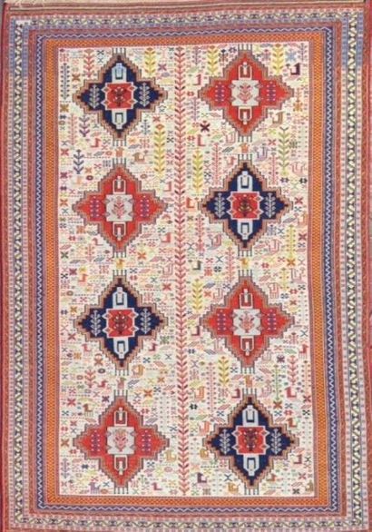 null Original Soumak Azéri vers 1980
Travail au crochet aux fils de laine et coton...