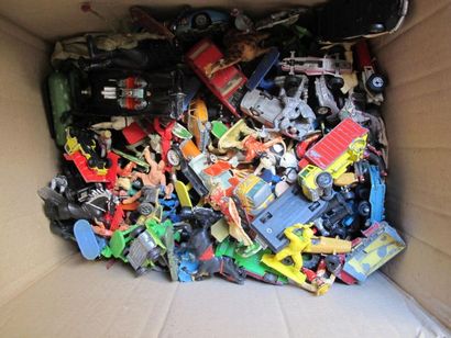 null Children's toy set: Dinky Toys cars, matchboxes and miscellaneous, trains 