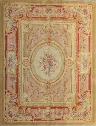 null Important tapis de style Savonnerie XXe dans le goût du XVIIIe siècle
Tapis...