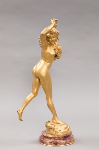 null Claire JB COLINET (1880-1950)
Allégorie des vendanges dénudée, bronze à patine...