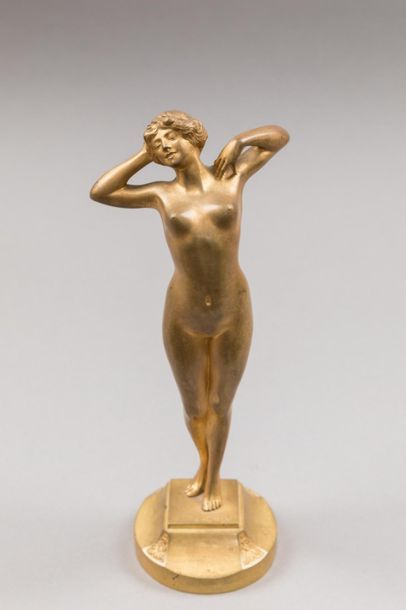 null Louis OURY (1867-1940)
"premier frisson", sculpture en bronze doré signé sur...