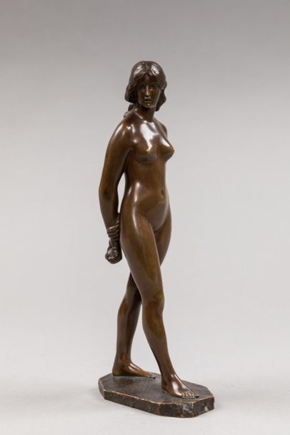 null Carl SEFFNER (1861-1932)
Eve, sculpture en bronze à patine médaille signé sur...