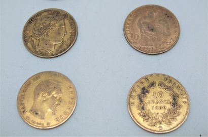 null Six monnaies de 10 francs or :
- Deux Napoléon III tête nue, années 1859 (A)...