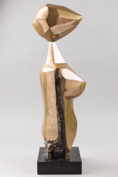 null Jacques HÉROLD (1910-1987)
Buste féminin
Bronze à patine dorée nuancée sur socle...