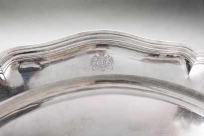 null Oval dish in silver 925°/°°° model nets contours, engraved with a coat of arms...