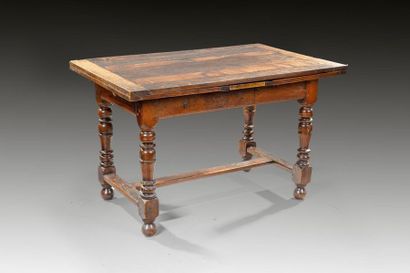 null Oak dining table. Sectioned ringed baluster legs joined by a spacer, modified...