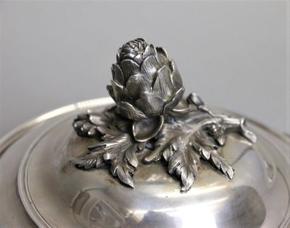 null PUIFORCAT 
Vegetable dish in 925°/°° silver, handles with ears decorated with...