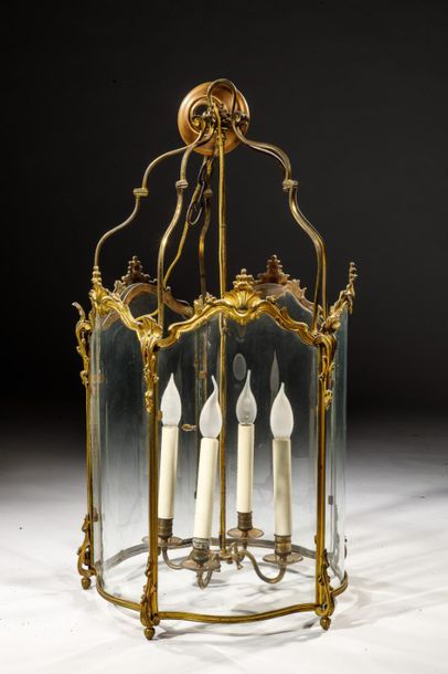 null Lantern with five panes of glass, gilt bronze frame with shell decoration. 
Work...
