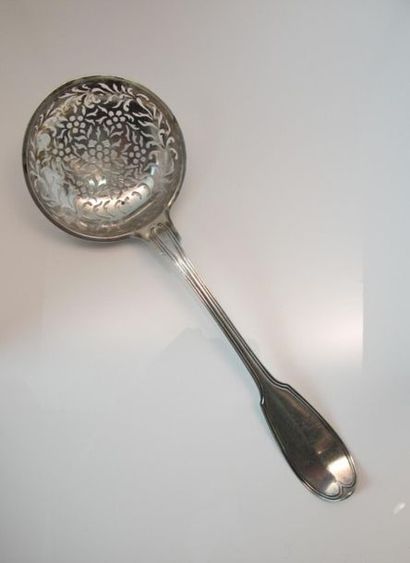 null Silver sprinkling spoon, net model, openwork with flowers and foliage.
Hallmarks...