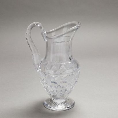null BACCARAT 
Large cut crystal broc model "Carcassonne" .
Stamp of the house Baccarat.
H....