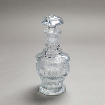 null BACCARAT - Le Creusot
Crystal decanter with diamond point decoration in oval...