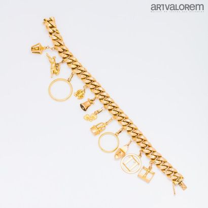 null Curblet in 750°/°°° yellow gold, ratchet clasp and safety clasp with eight and...