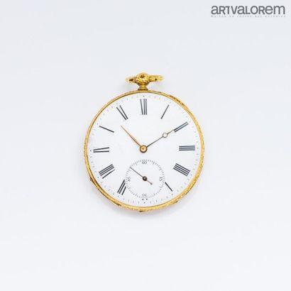 null Gusset watch in 750°/°° yellow gold, case engraved with a hunting scene, white...