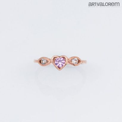 null Bague en argent 925°/°° vermeillé centrée d'un coeur serti d'une tourmaline...