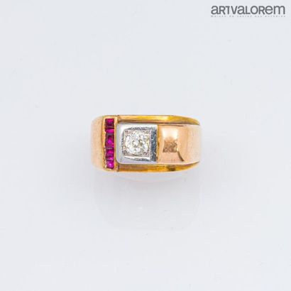 null Chevalière en or jaune 750°/°° serti d'un diamant taillé en rose en serti clos...