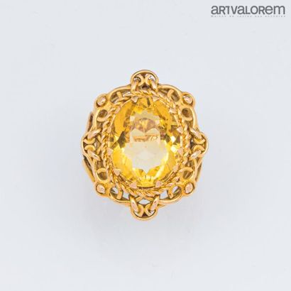 CONTROLE Ring in yellow gold 750°/°°° with openwork setting of scrolls decorated...