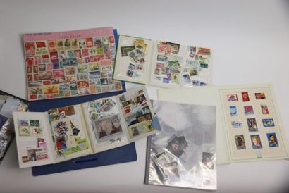 null Planche de timbres Chinois et de timbres Russes.