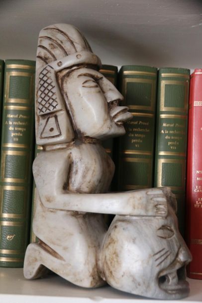 null Deux statuettes en pierre (accident) dans le style pre-colombien
H.25 cm
