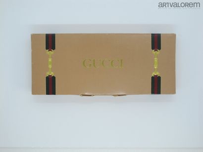 null GUCCI

Keychain with gold-plated metal logo. Signed.

L. 12,5 cm

With his box



LEGAL...