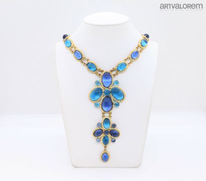 null GRIPOIX

Half-Ornament in gold-plated metal and blue and turquoise cast glass...