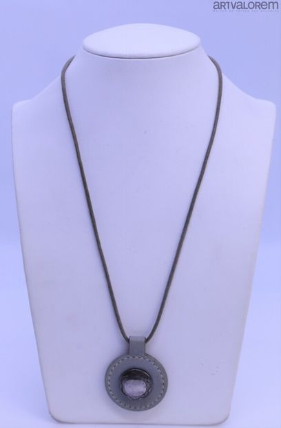 null HERMÈS Paris

Grey and silver leather necklace collection "touareg" marked....