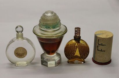 null Divers Parfumeurs - (années 1930-1960)
Assortiment de quatre flacons en verre...