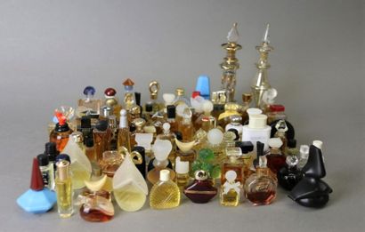 null Divers Parfumeurs (années 1990-2000)
Assortiment de 92 diminutifs parfums des...
