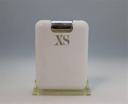 null Paco Rabanne - "XS". 
Flacon vaporisateur de poche contenant 30ml d'eau de ...