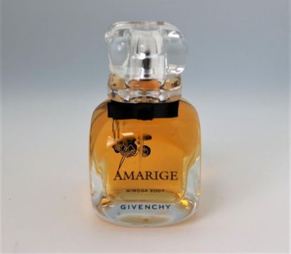 null Givenchy - "Amarige Mimosa 2007"
Flacon contenant 60 ml de mimosa Tamil Nadu...